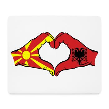 Macédoine Albanie Drapeau Mains Coeur Forme - Tapis de souris (format paysage) - blanc - Devant