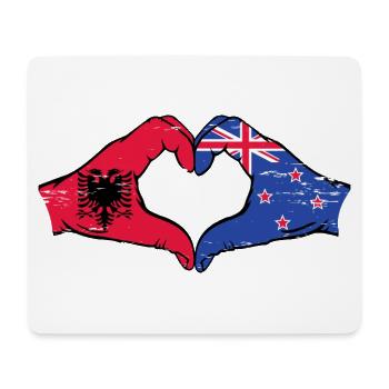 Albanie Nouvelle-Zélande drapeau mains coeur utilisé - Tapis de souris (format paysage) - blanc - Devant