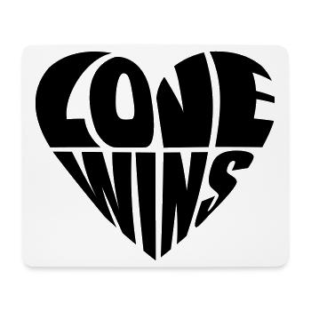 « Love Wins » en forme de cœur | Fierté LGBTQ - Tapis de souris (format paysage) - blanc - Devant