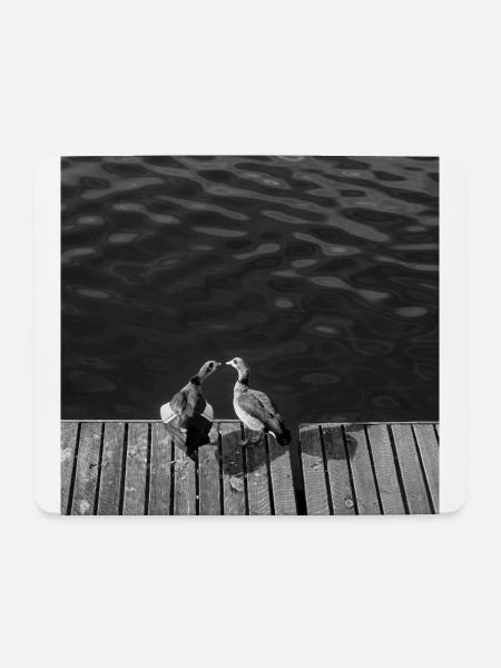Ein Kuss Am Fluss - Mousepad (Querformat) - Weiß