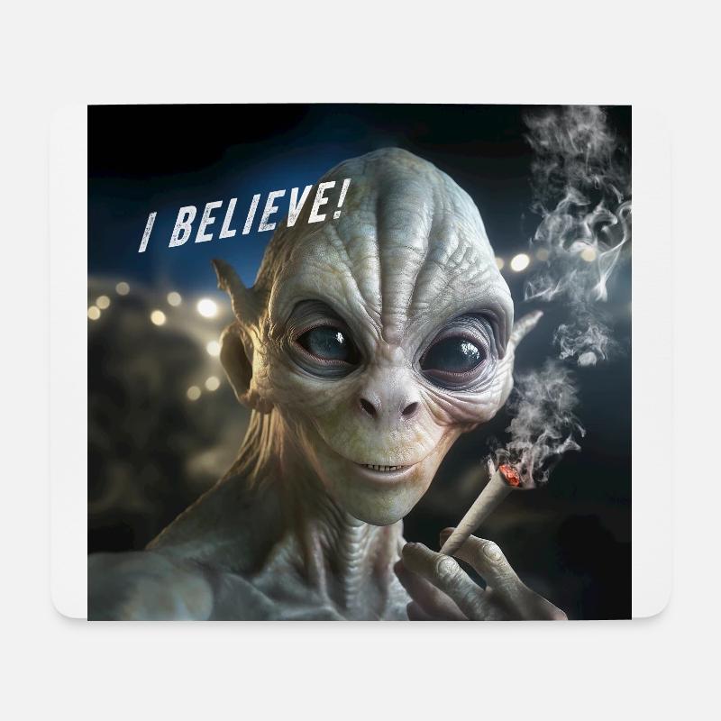 Les extraterrestres fument un joint - je crois ! - Tapis de souris (format paysage) - blanc