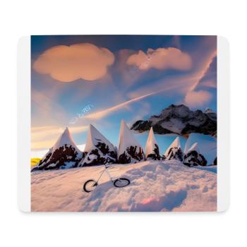 Radeln Sie im verschneiten Berg mit sonnigem Himmel - Mousepad (Querformat) - Weiß - Vorne