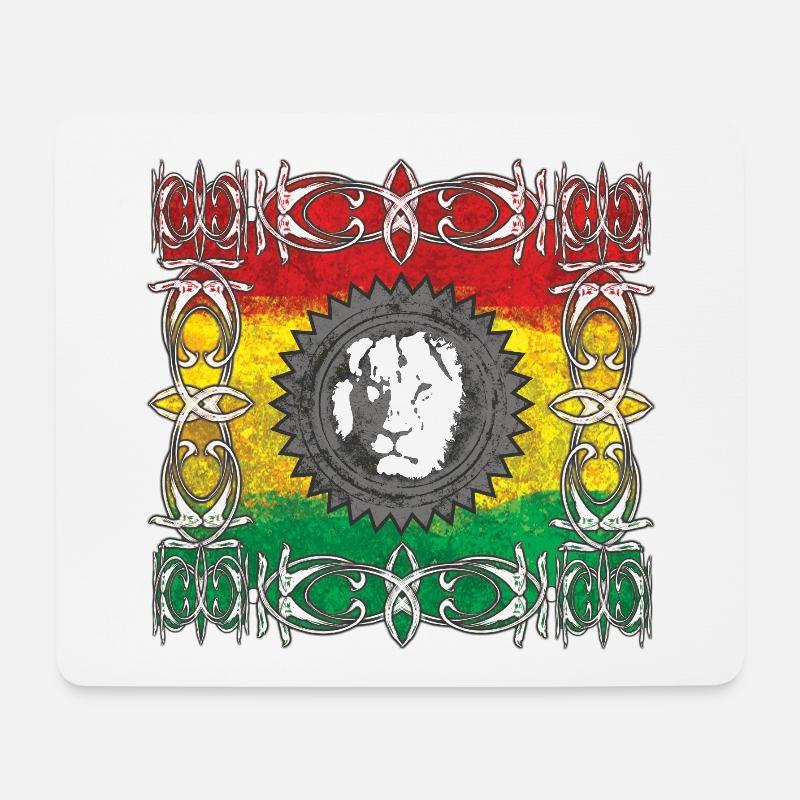 Löwenporträt mit farbiger Flagge - Mousepad (Querformat) - Weiß