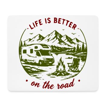 Roadtrip im Freien: Berge und Van - Mousepad (Querformat) - Weiß - Vorne