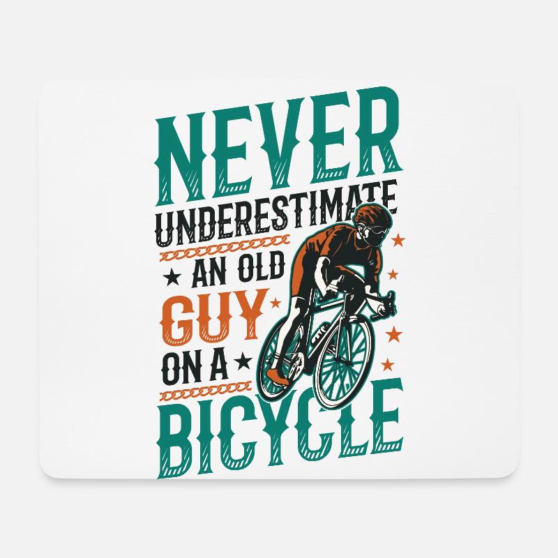 Unterschätze nie einen Alten auf einem Fahrrad - Mousepad (Querformat) - Weiß