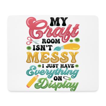 Unordentliches Bastelzimmer Alles Auf Dem Display - Mousepad (Querformat) - Weiß - Vorne