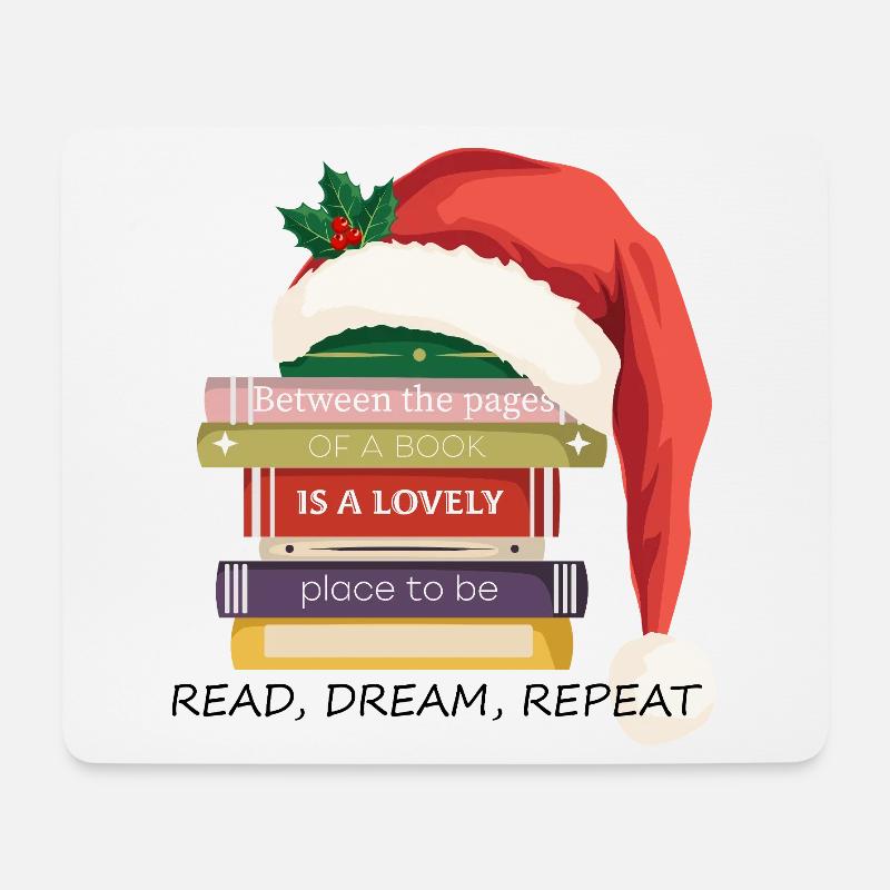 Bücherstapel mit Weihnachtsmütze - Mousepad (Querformat) - Weiß
