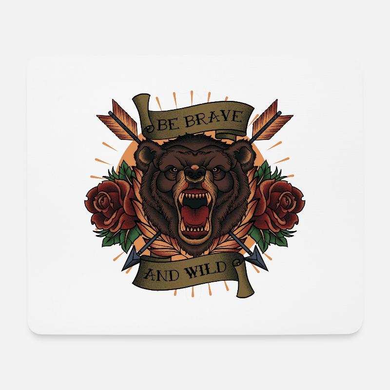 Bär im Tattoo-Style BE BRAVE AND WILD - Mousepad (Querformat) - Weiß
