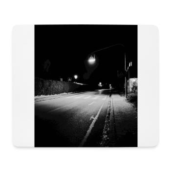 Die finstere Seite eines Dorfes - Mousepad (Querformat) - Weiß - Vorne
