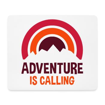 Adventure is calling (Sonne hinter Bergkamm) - Mousepad (Querformat) - Weiß - Vorne