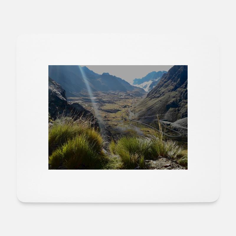View Mountains - Mousepad (Querformat) - Weiß