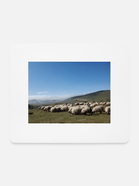 Schafe, Schafherde, Berge, Wiesen - Mousepad (Querformat) - Weiß