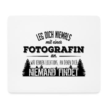 Leg dich niemals mit einer Fotografin an - Mousepad (Querformat) - Weiß - Vorne