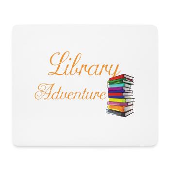 Bookworm Gifts Library Where The Adventure Begins - Mousepad (Querformat) - Weiß - Vorne
