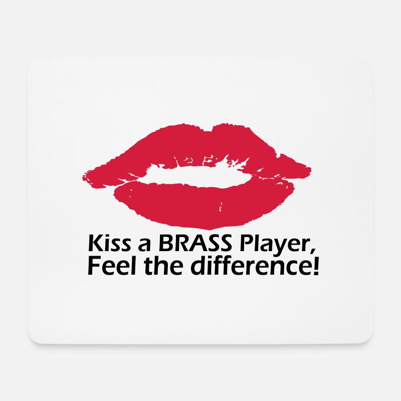 Kiss a brass player - Mousepad (Querformat) - Weiß