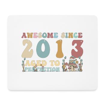 Génial depuis 2013 - 10e anniversaire - 2023 Groovy - Tapis de souris (format paysage) - blanc - Devant
