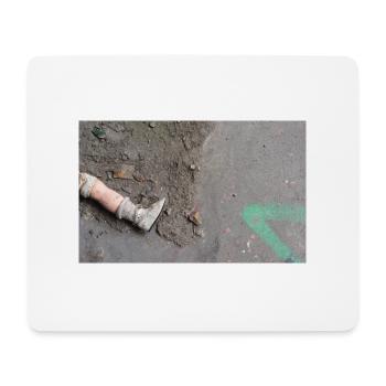 Das fehlende Puppenbein - Mousepad (Querformat) - Weiß - Vorne
