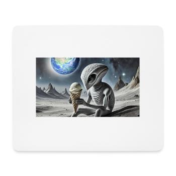Grauer Außerirdischer auf der Mondoberfläche – Eis essen - Mousepad (Querformat) - Weiß - Vorne