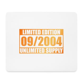 20th Anniversary Edition Limitée - ꝏ Approvisionnement 09/2004 - Tapis de souris (format paysage) - blanc - Devant