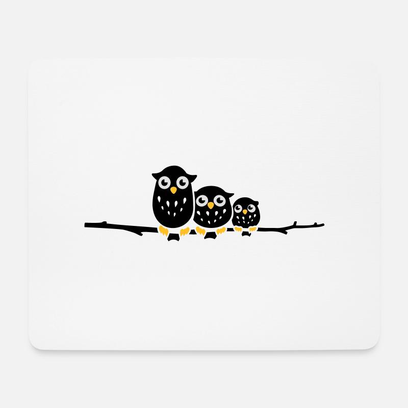 Drei Baby Eulen auf einem Ast - Mousepad (Querformat) - Weiß