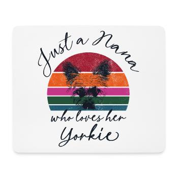Juste une Nana qui aime son Yorkie - coucher de soleil rétro - Tapis de souris (format paysage) - blanc - Devant