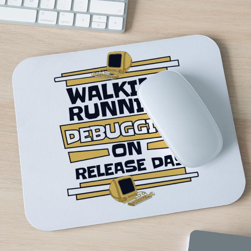 Walking Running Debugging Release Day Coder Mousepad (Querformat)