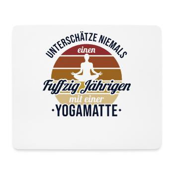 Fuffzig Jähriger mit Yogamatte Yoga Kundalini 50. - Mousepad (Querformat) - Weiß - Vorne