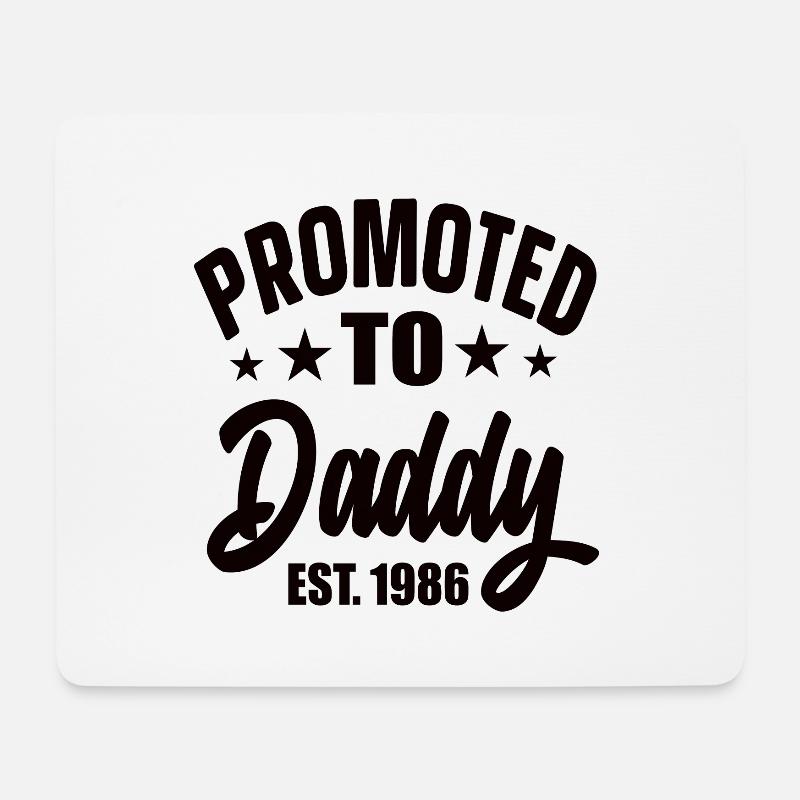 Forfremmet til Daddy Est 1986 - Musemåtte (tværformat) - hvid