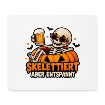 Skelettiert aber entspannt – Halloween - Mousepad (Querformat) - Weiß - Vorne