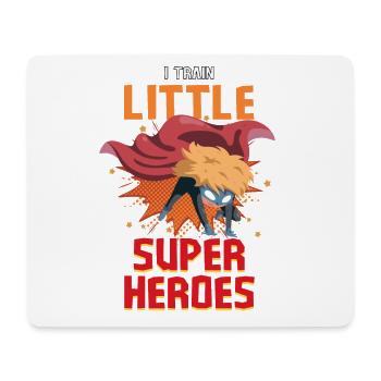 Une enseignante de maternelle élève des petits super-héros - Tapis de souris (format paysage) - blanc - Devant