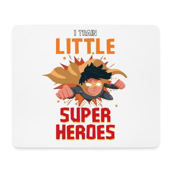 Une enseignante de maternelle élève des petits super-héros - Tapis de souris (format paysage) - blanc - Devant