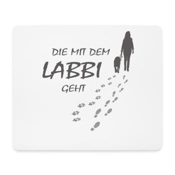 Die mit dem Labbi geht, Hundepfoten Labrador Gassi - Mousepad (Querformat) - Weiß - Vorne