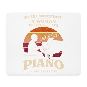 Never Underestimate A Woman Piano Retro Spruch - Mousepad (Querformat) - Weiß - Vorne