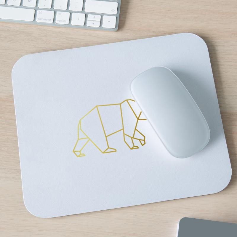 Refroidir la conception d'un ours. Conception de l'ours. Tapis de souris (format paysage)
