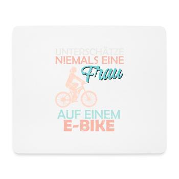 E-Bike Geschenk Frau auf e-Bike Fahrrad Radfahrer - Mousepad (Querformat) - Weiß - Vorne