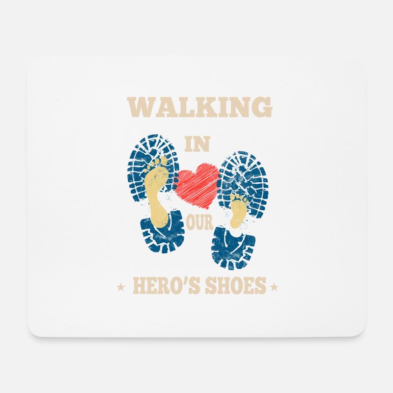 In den Schuhen unseres Helden spazieren gehen - Mousepad (Querformat) - Weiß