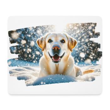 Glücklicher Labrador im Winterschnee - Mousepad (Querformat) - Weiß - Vorne