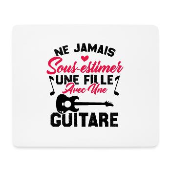 Ne jamais sous estimer une fille avec une guitare - Tapis de souris (format paysage) - blanc - Devant