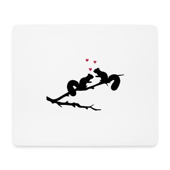 verliebte Eichhörnchen mit Herzchen - Mousepad (Querformat) - Weiß - Vorne