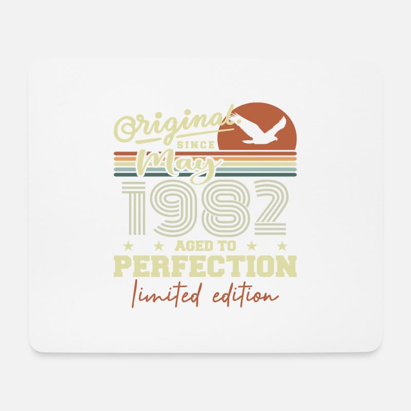 Mai 1982 | Geburtstagsgeschenk Mai 1982 Mai 1982 - Mousepad (Querformat) - Weiß