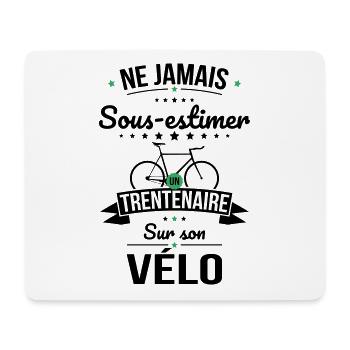 Sous-estimer un trentenaire sur son vélo - Tapis de souris (format paysage) - blanc - Devant