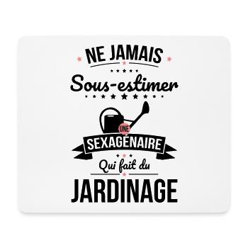 Sous-estimer une sexagénaire qui fait du jardinage - Tapis de souris (format paysage) - blanc - Devant