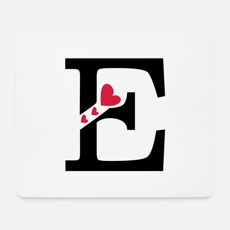 Capital letter E with hearts - Mouse Pad (horizontal) - white