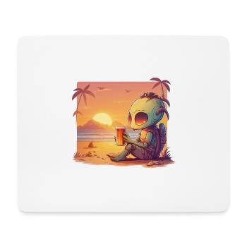 Alien buvant de la bière au coucher du soleil - Tapis de souris (format paysage) - blanc - Devant
