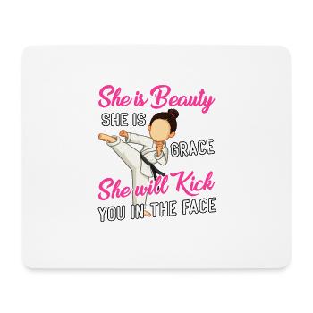 Sie ist Schönheit, sie ist Gnade, sie wird treten - Mousepad (Querformat) - Weiß - Vorne