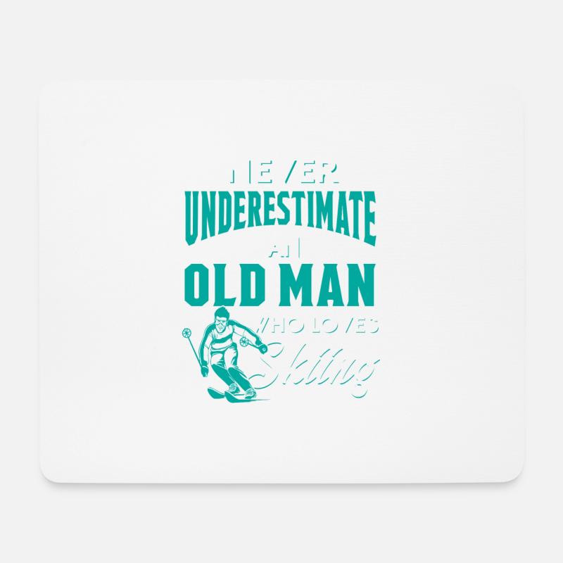 Never underestimate an old man who loves skiing - Mousepad (Querformat) - Weiß