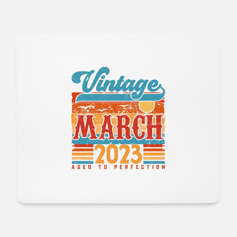 März 2023, Vintage-Jubiläumsgeschenk März 2023. - Mousepad (Querformat) - Weiß