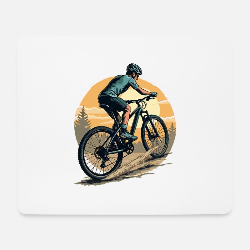 Mountainbiker fährt in Richtung Sonne und Wald - Mousepad (Querformat) - Weiß