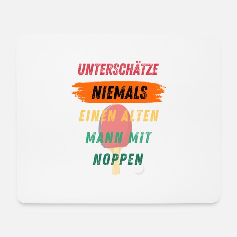 Unterschätze niemals einen alten Mann mit Noppen - Mousepad (Querformat) - Weiß