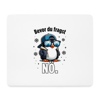 Pingu mit Hoodie und NÖ - Mousepad (Querformat) - Weiß - Vorne